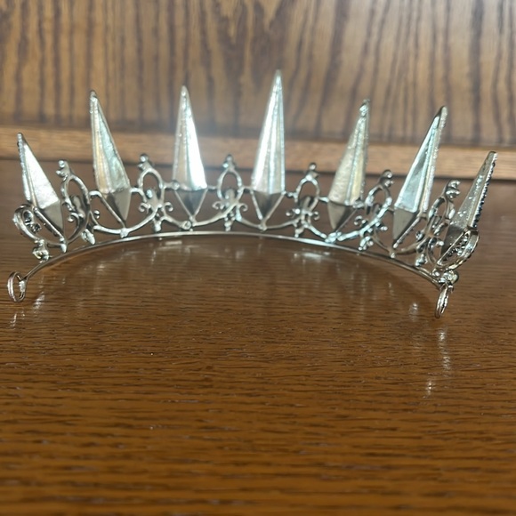 SweetV Black Jewel Crown - Picture 2 of 3